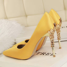 Load image into Gallery viewer, Metal Heel Flower High Shoes Silk Elegant Pumps Women Heels Shoes - nevaehshalo