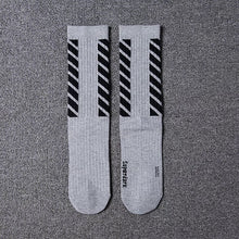 Load image into Gallery viewer, 7autumn men&#39;s fashion cotton socks striped street skateboard socks for men 3colors Retail - nevaehshalo
