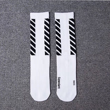 Load image into Gallery viewer, 7autumn men&#39;s fashion cotton socks striped street skateboard socks for men 3colors Retail - nevaehshalo
